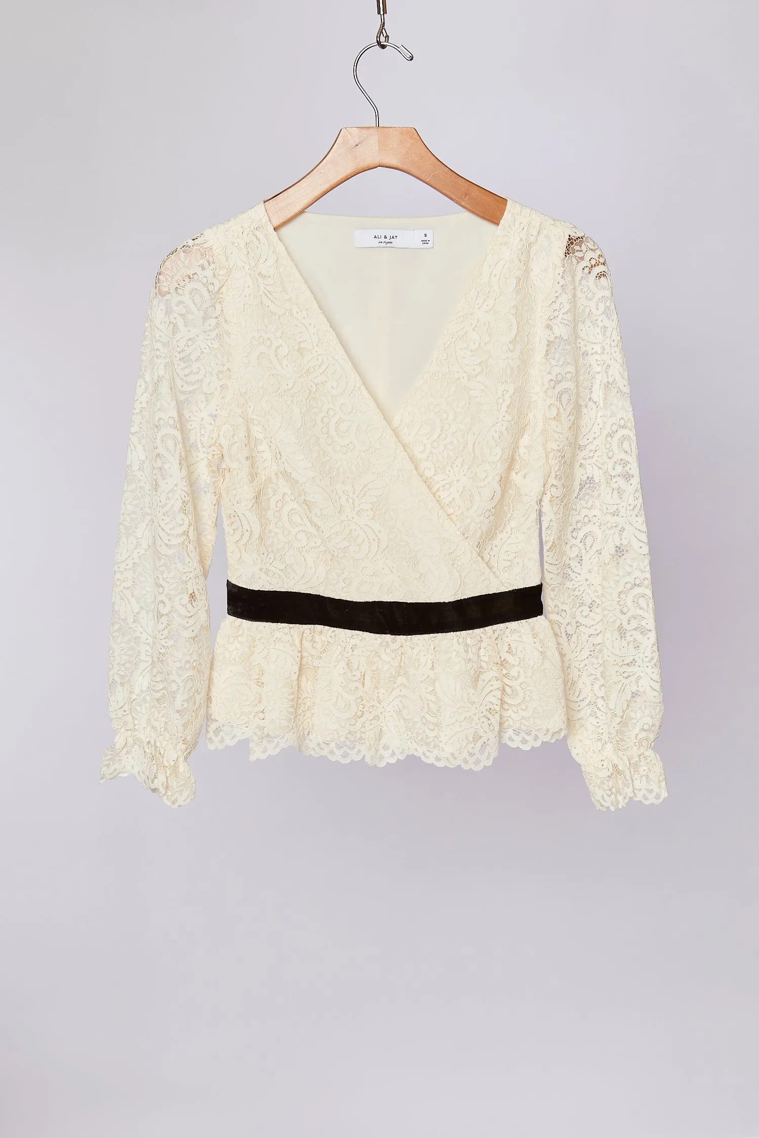 ANDIE LACE SLEEVE BLOUSE ECRU