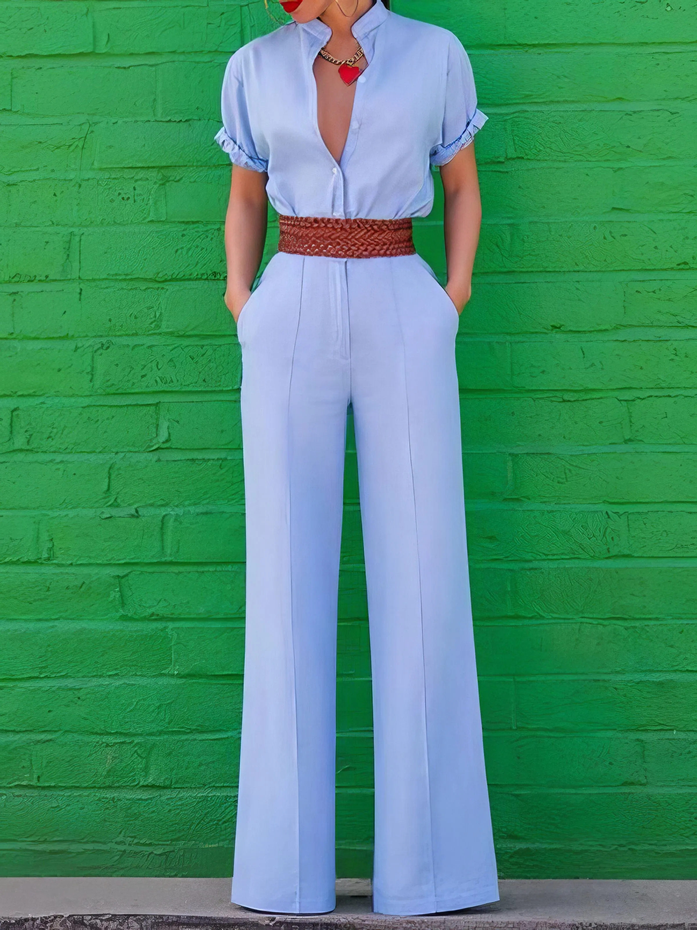 Chic V-neck Short-sleeved Jumpsuit