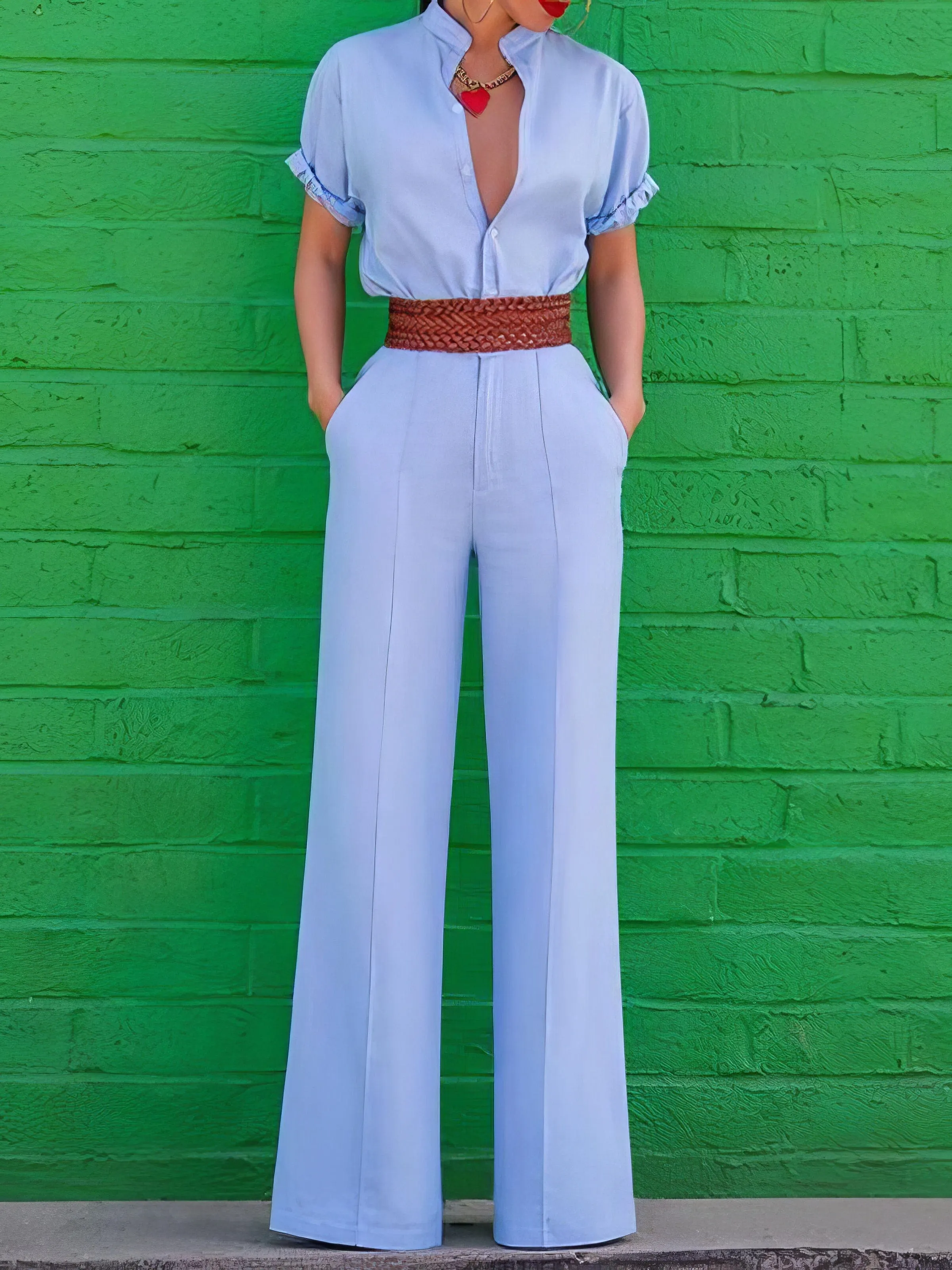 Chic V-neck Short-sleeved Jumpsuit