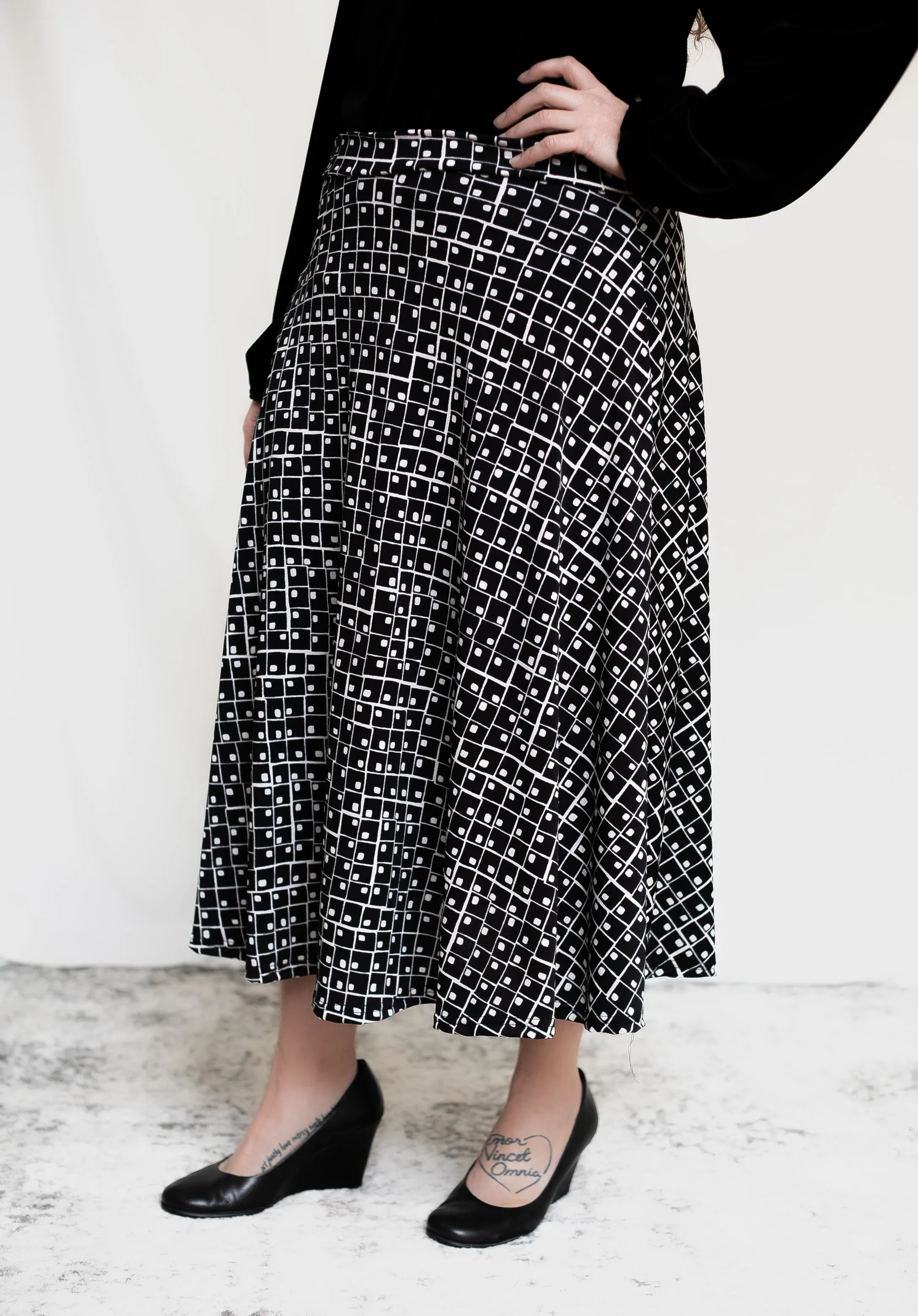 Fit n Flare Black and White Geometric Print Midi Skirt