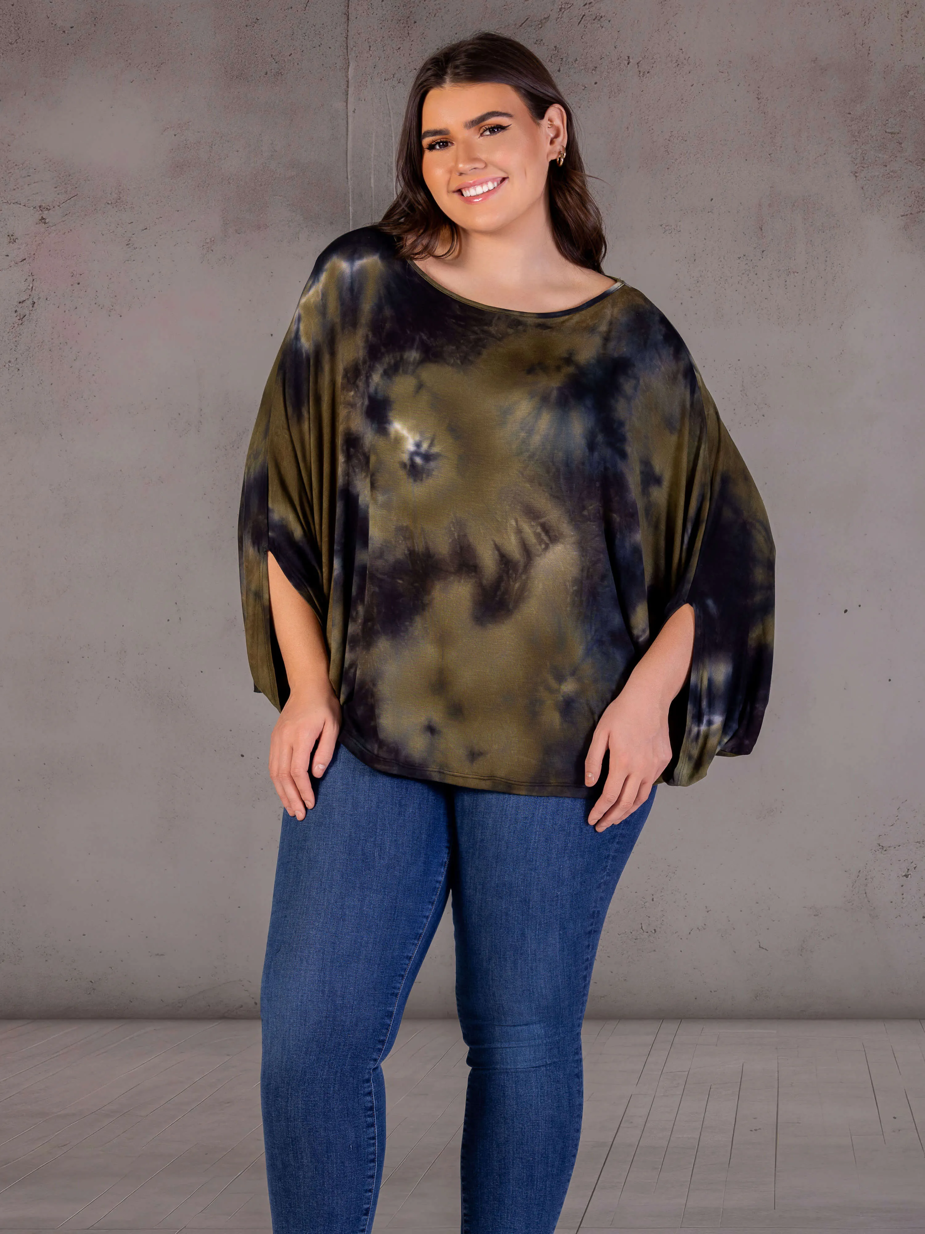 Plus Size Green Tie Dye Batwing Sleeve Relaxed Fit Top